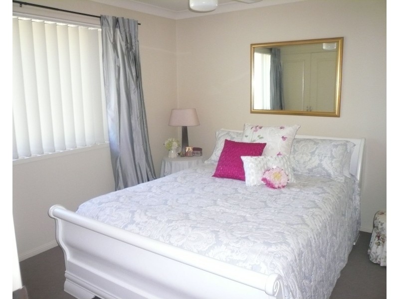 17 Michael Street, Macleay Island QLD 4184