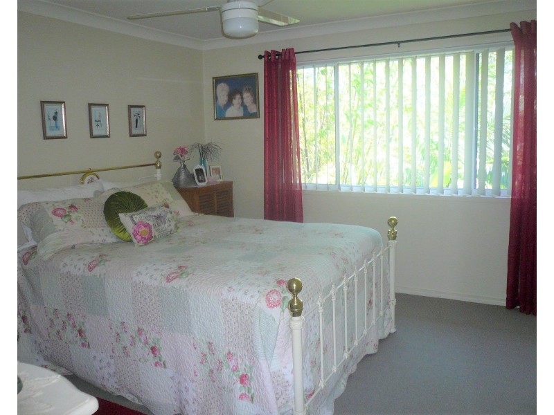17 Michael Street, Macleay Island QLD 4184