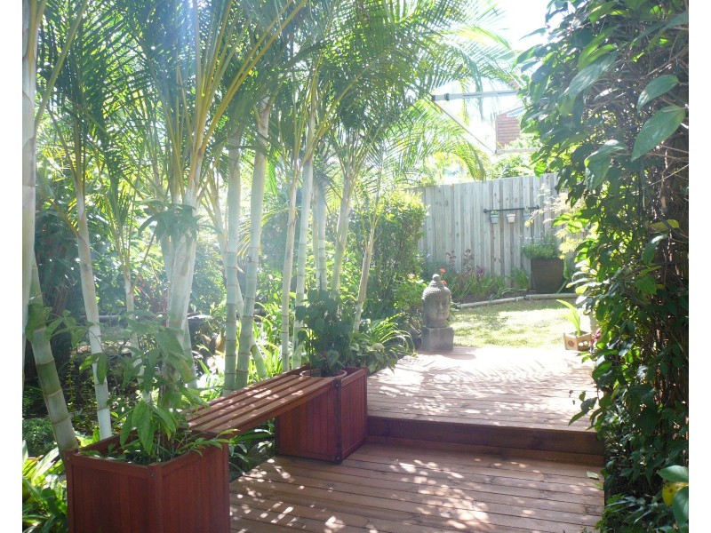 17 Michael Street, Macleay Island QLD 4184