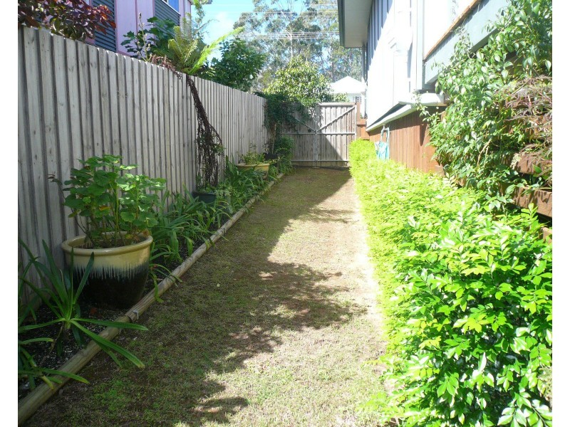 17 Michael Street, Macleay Island QLD 4184