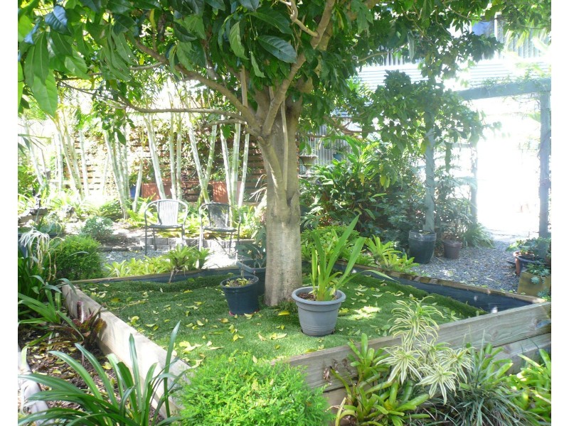 17 Michael Street, Macleay Island QLD 4184