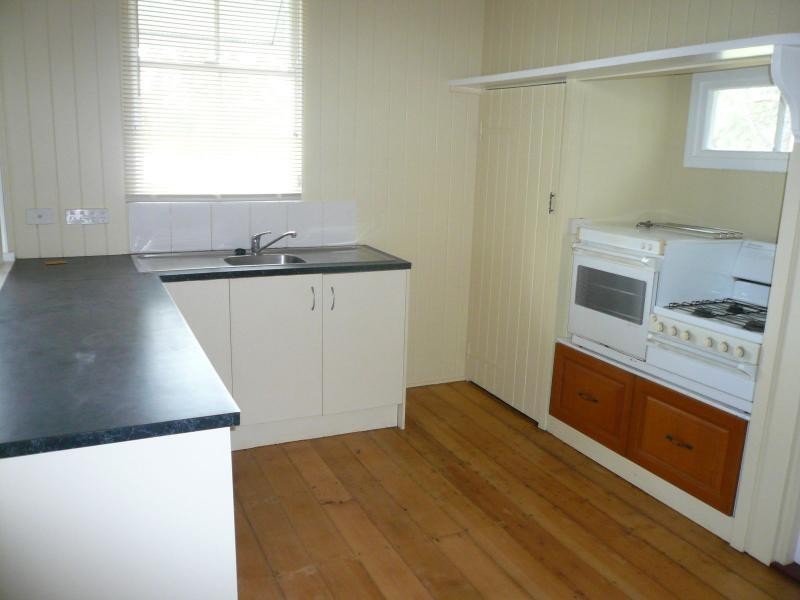 14 President Terrace, Macleay Island QLD 4184