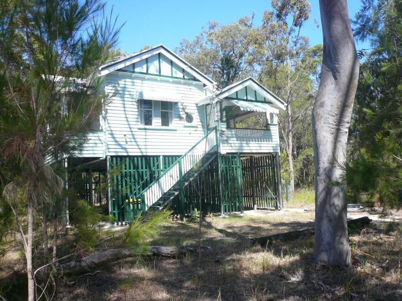 14 President Terrace, Macleay Island QLD 4184
