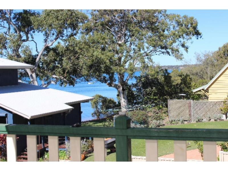 16 Mawarra Street, Macleay Island QLD 4184