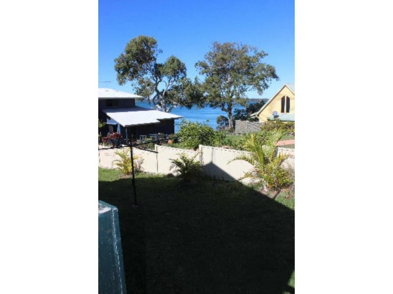 16 Mawarra Street, Macleay Island QLD 4184