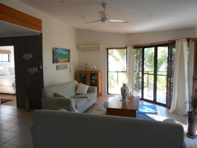 21 Leanne Street, Macleay Island QLD 4184