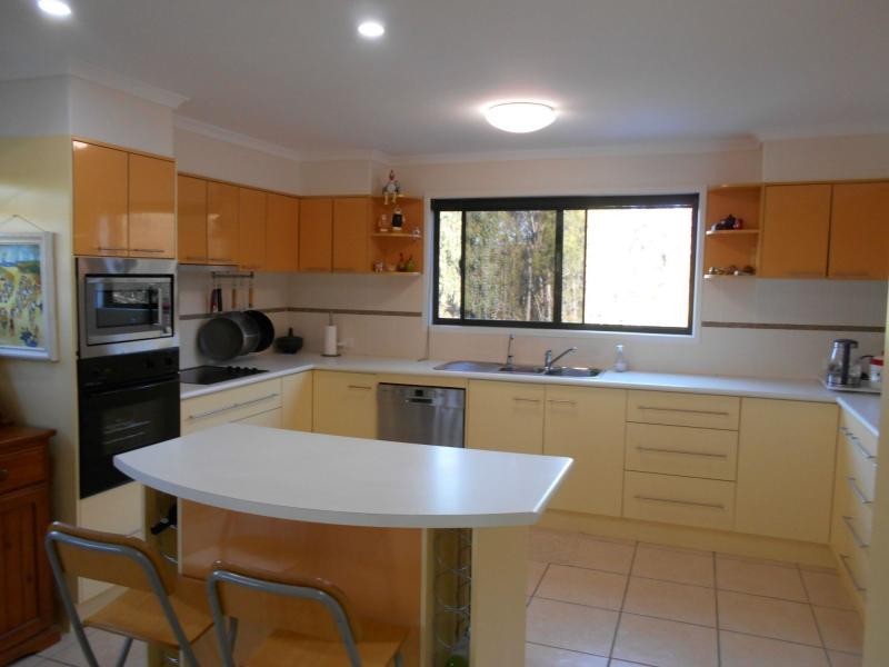 21 Leanne Street, Macleay Island QLD 4184