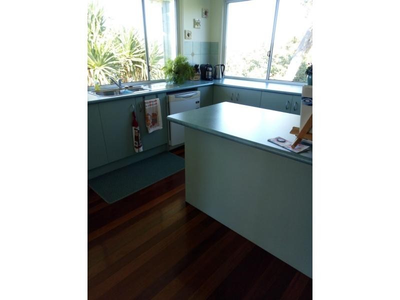 16 Coorong Street, Macleay Island QLD 4184