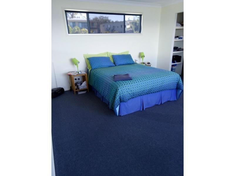 16 Coorong Street, Macleay Island QLD 4184