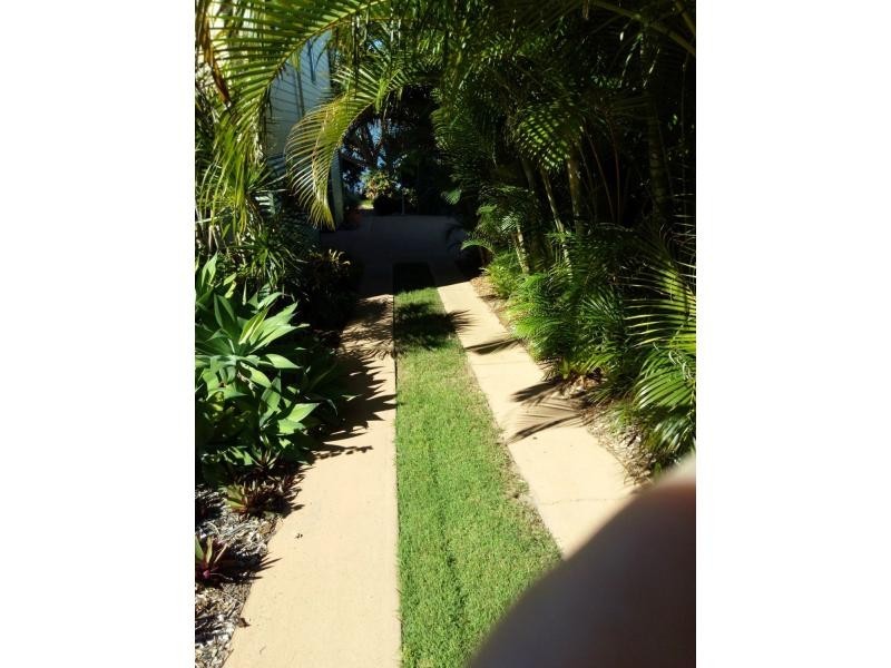 16 Coorong Street, Macleay Island QLD 4184