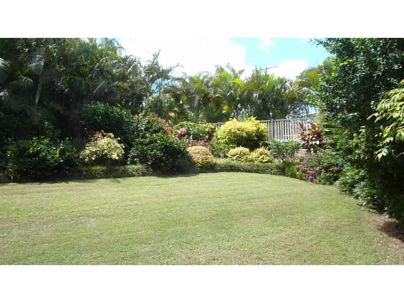 16 Coorong Street, Macleay Island QLD 4184