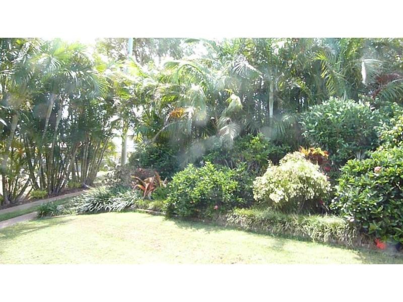 16 Coorong Street, Macleay Island QLD 4184