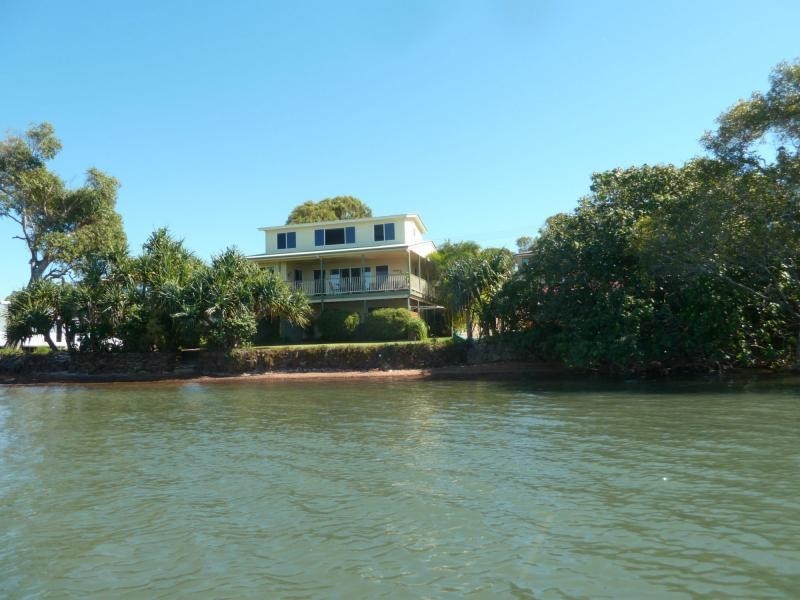 16 Coorong Street, Macleay Island QLD 4184