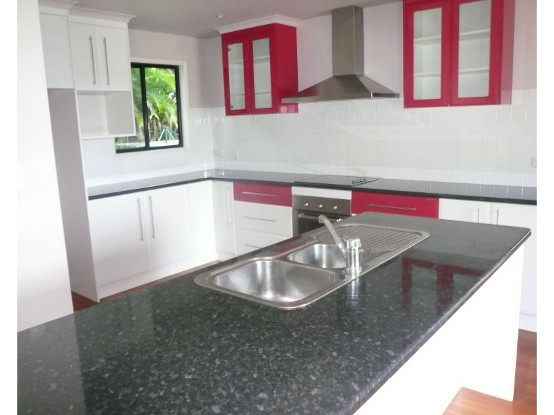 15 Mawarra Street, Macleay Island QLD 4184