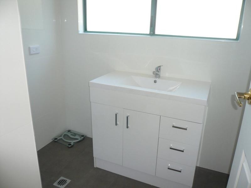25 Eastern Road, Macleay Island QLD 4184