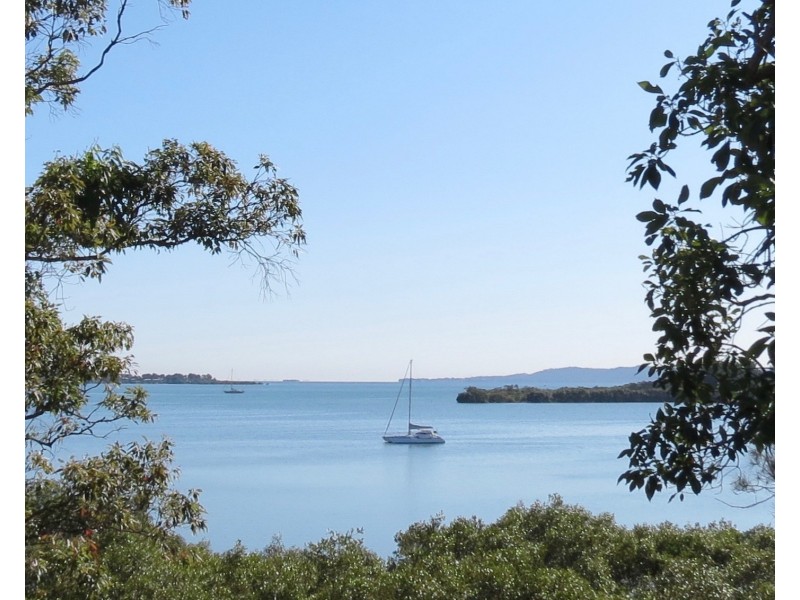 62 Timothy Street, Macleay Island QLD 4184