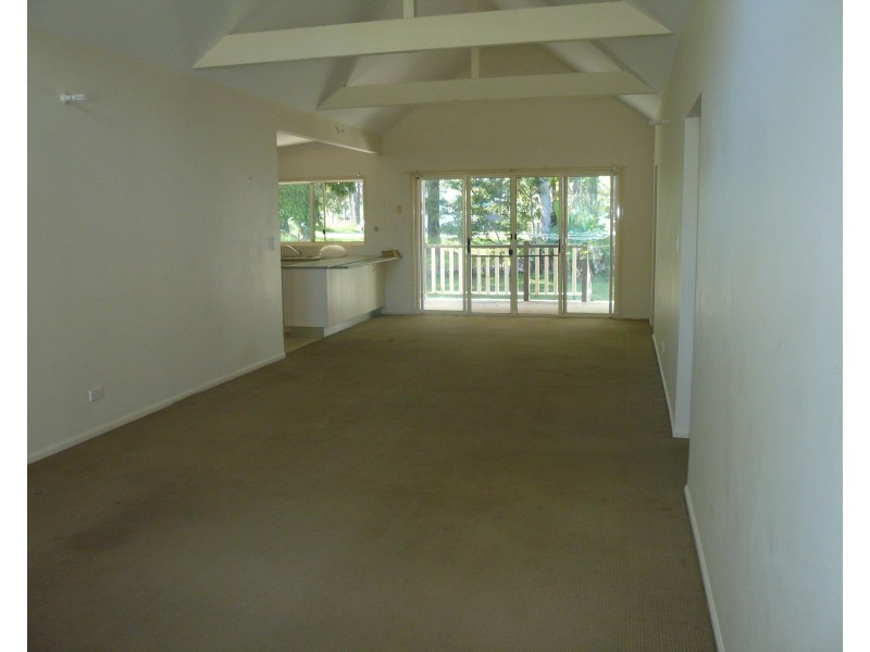 32 Nugent Street, Macleay Island QLD 4184