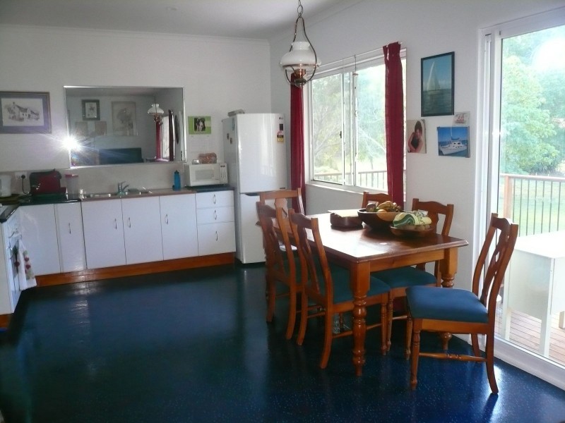 7 Granadilla Street, Macleay Island QLD 4184