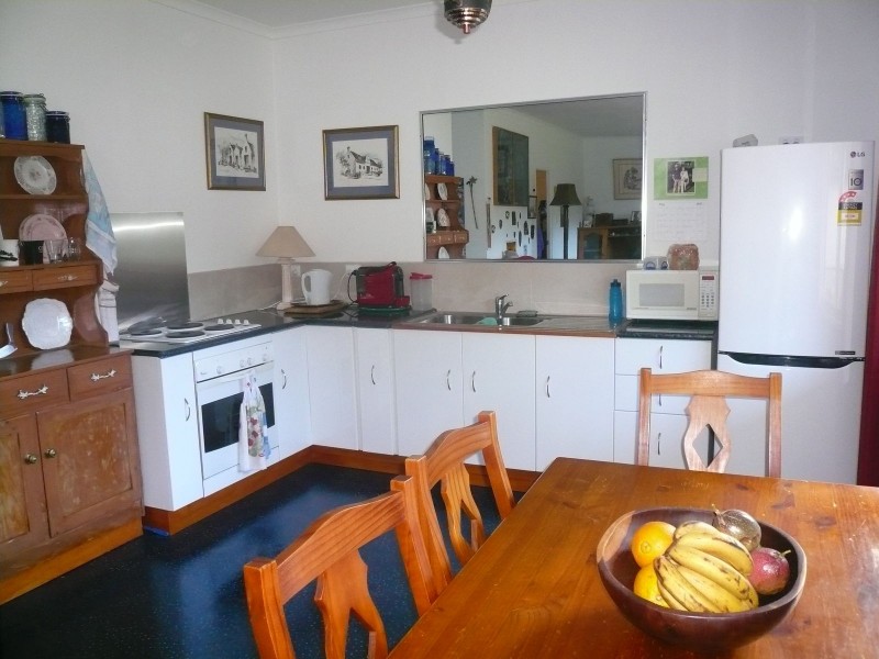 7 Granadilla Street, Macleay Island QLD 4184
