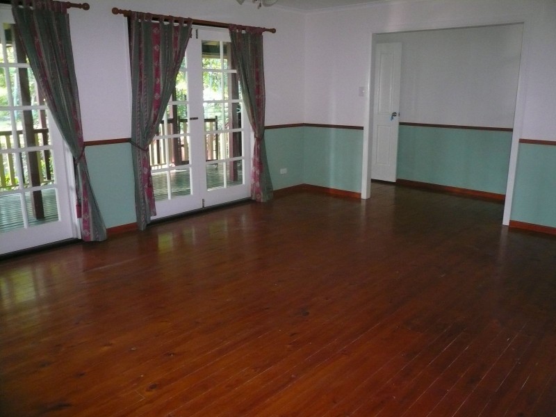 36 Coast Road, Macleay Island QLD 4184