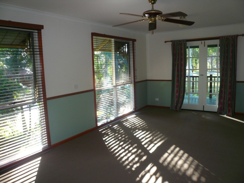 36 Coast Road, Macleay Island QLD 4184