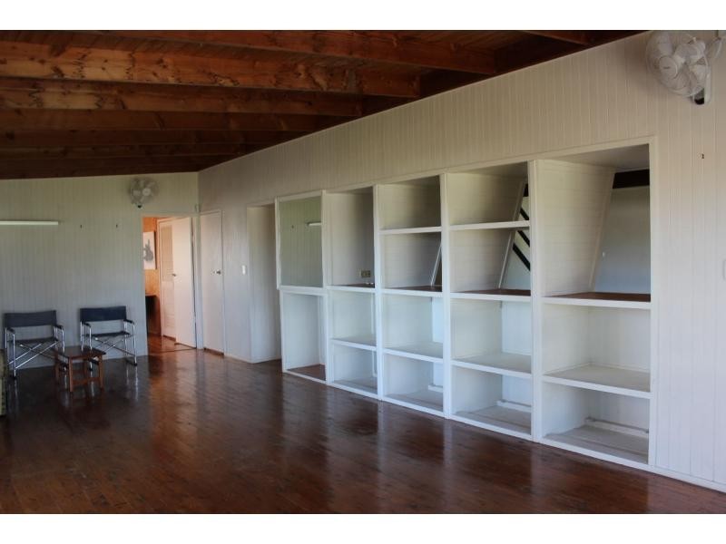 19 Eastbourne Terrace, Macleay Island QLD 4184