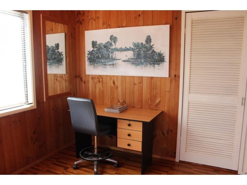 19 Eastbourne Terrace, Macleay Island QLD 4184