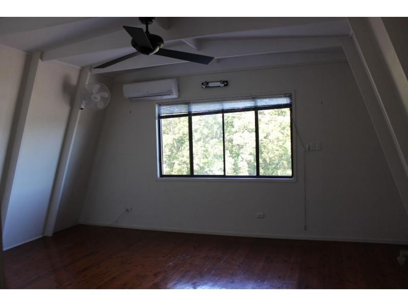 19 Eastbourne Terrace, Macleay Island QLD 4184