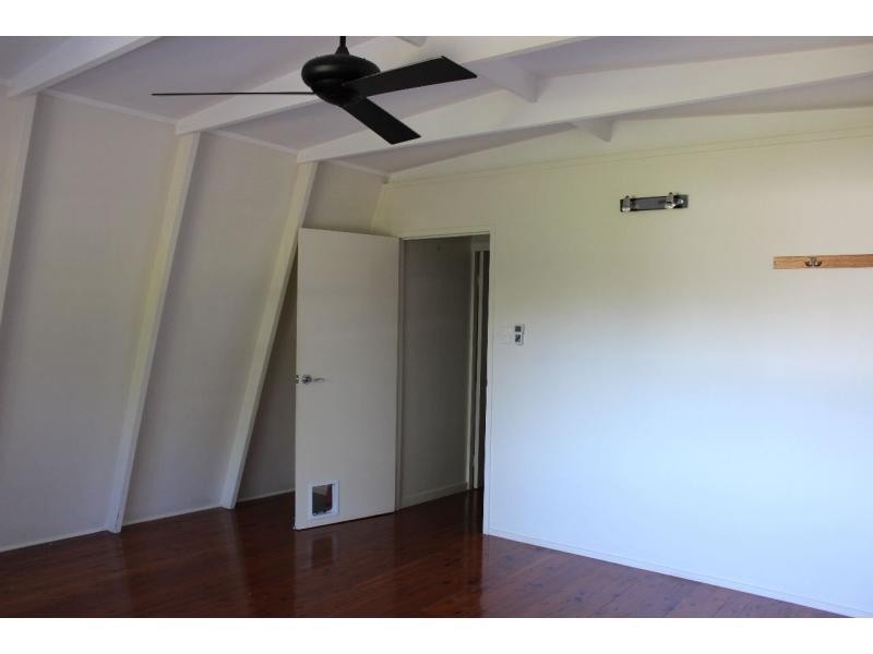 19 Eastbourne Terrace, Macleay Island QLD 4184