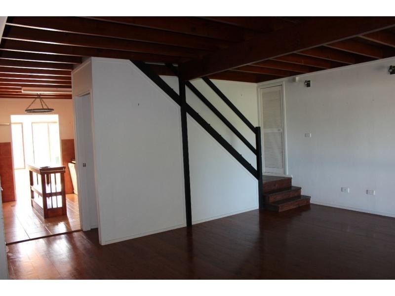 19 Eastbourne Terrace, Macleay Island QLD 4184