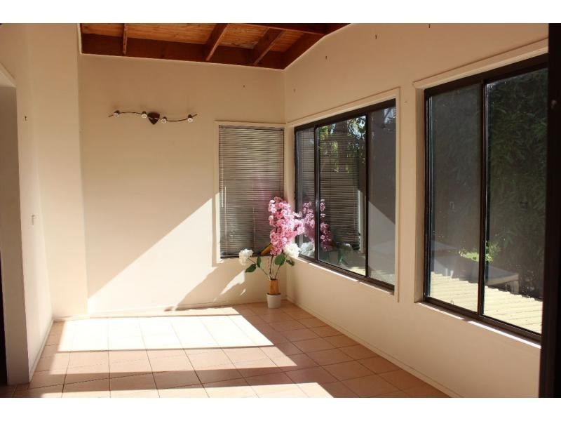19 Eastbourne Terrace, Macleay Island QLD 4184