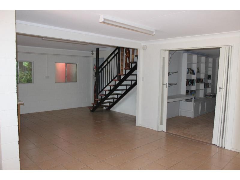 19 Eastbourne Terrace, Macleay Island QLD 4184