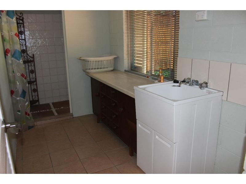 19 Eastbourne Terrace, Macleay Island QLD 4184