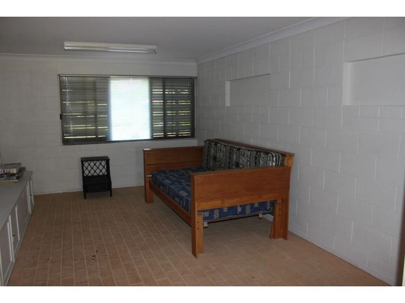 19 Eastbourne Terrace, Macleay Island QLD 4184