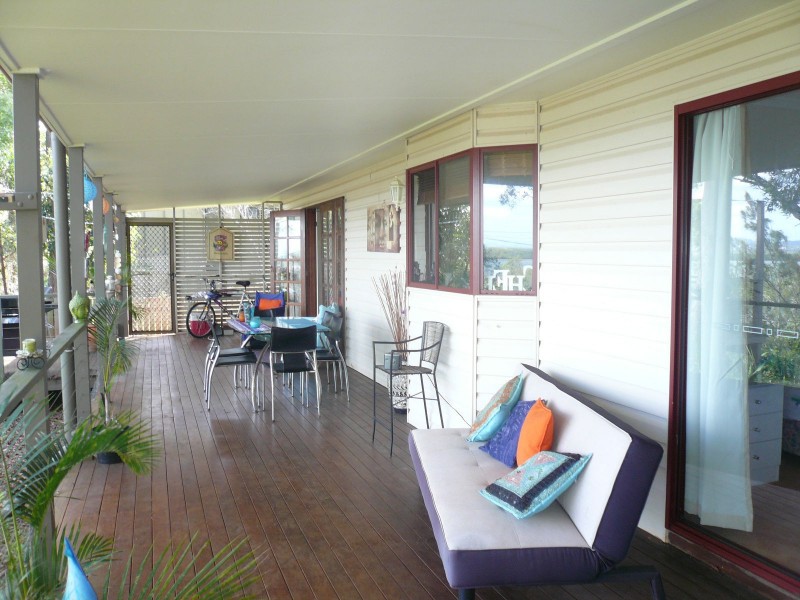 132 Western Road, Macleay Island QLD 4184