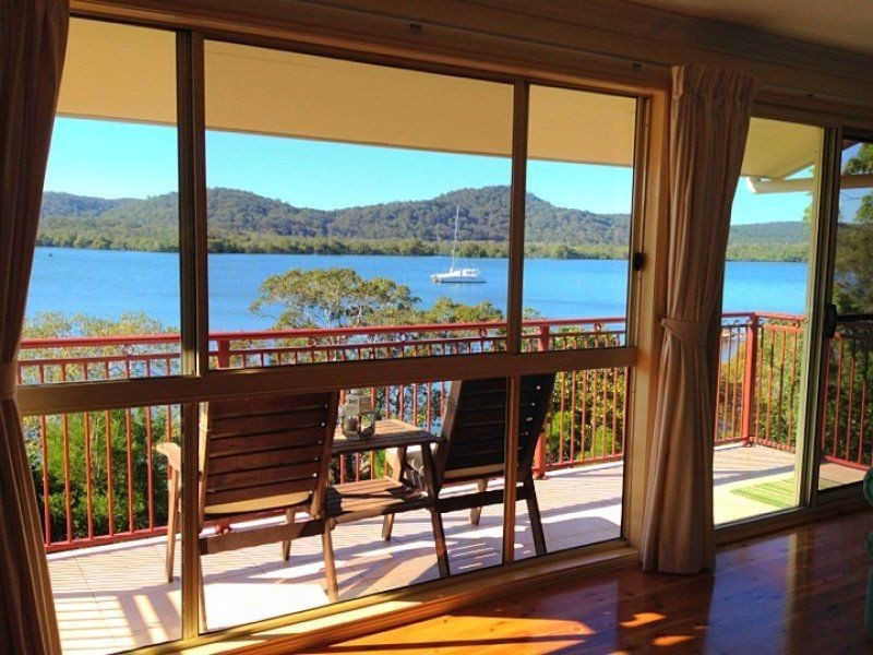 14 Oasis Drive, Russell Island QLD 4184