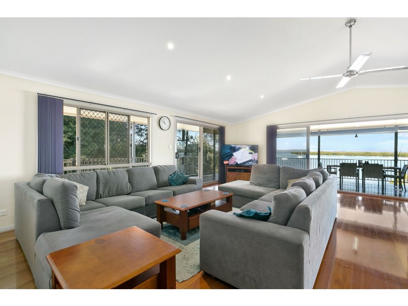 54 Western Road, Macleay Island QLD 4184