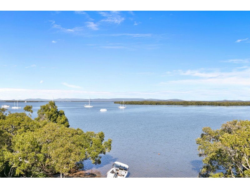 54 Western Road, Macleay Island QLD 4184