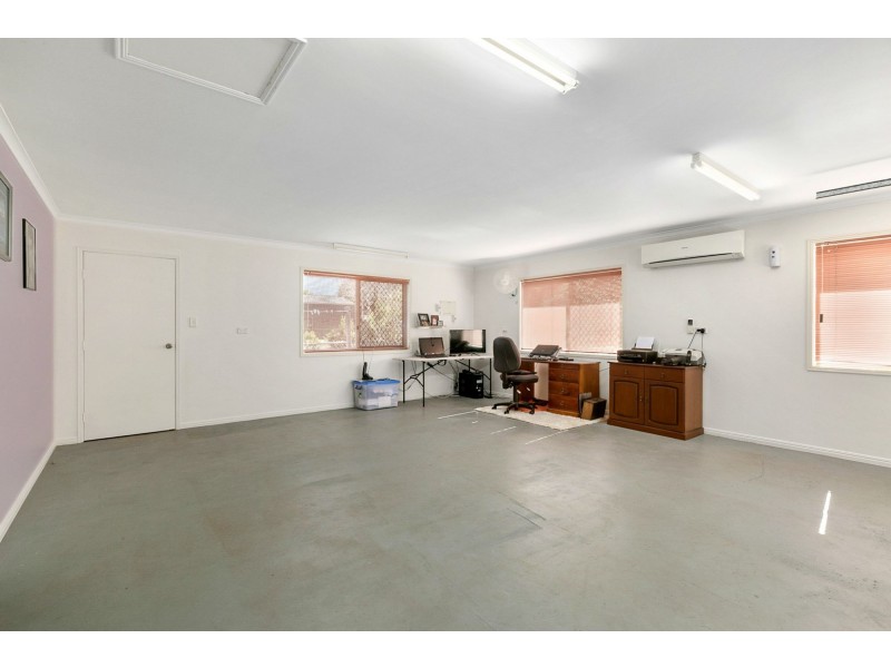 54 Western Road, Macleay Island QLD 4184