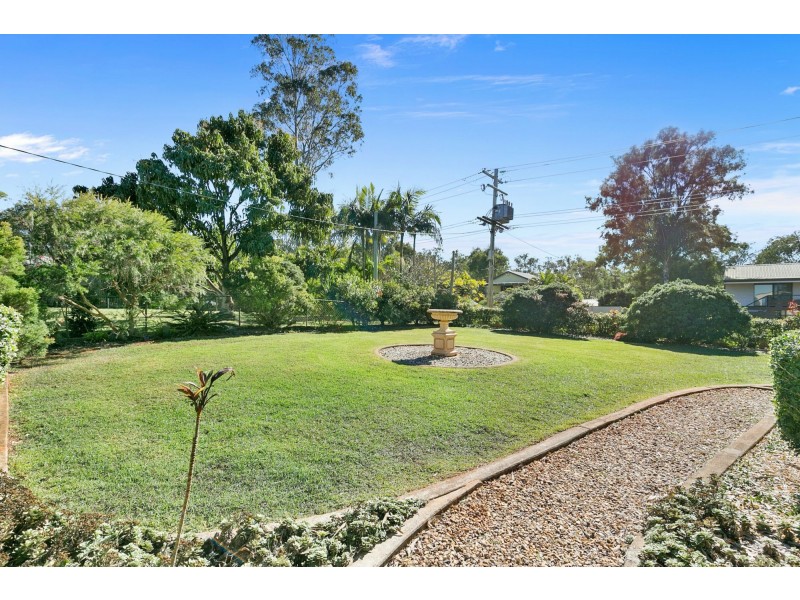 54 Western Road, Macleay Island QLD 4184
