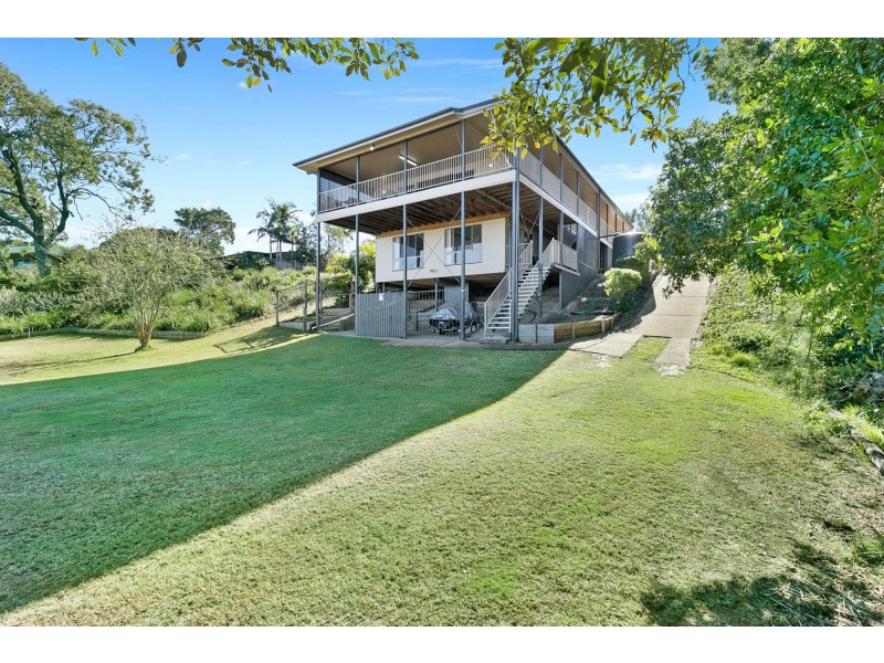 54 Western Road, Macleay Island QLD 4184