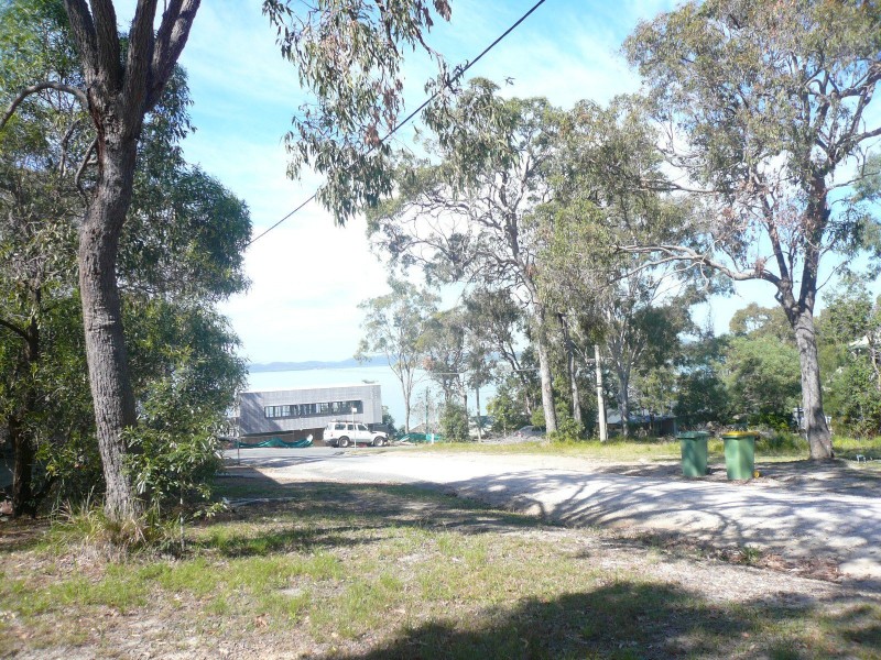 35 Warama Street, Macleay Island QLD 4184