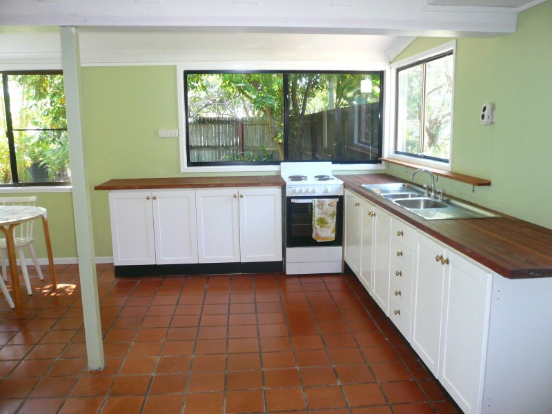 93-95 High Central Road, Macleay Island QLD 4184