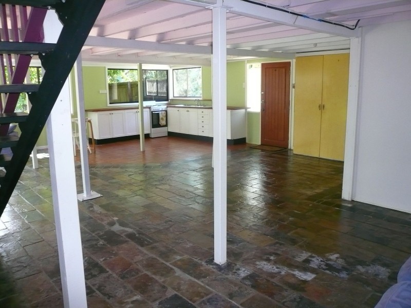 93-95 High Central Road, Macleay Island QLD 4184