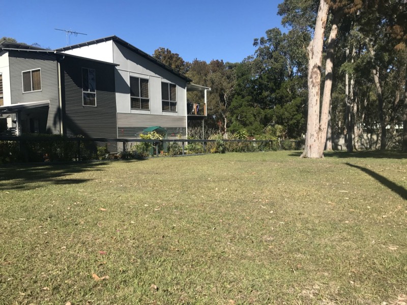 11 Arthur Street, Macleay Island QLD 4184