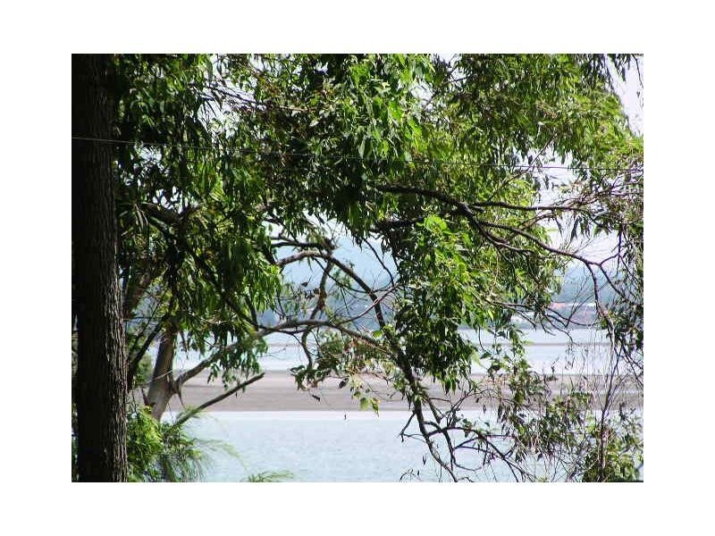 36 Coast Road, Macleay Island QLD 4184