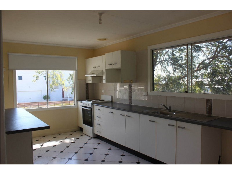 58 Bay Dr, Russell Island QLD 4184