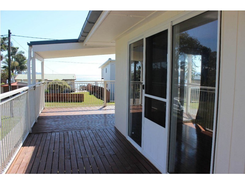 58 Bay Dr, Russell Island QLD 4184