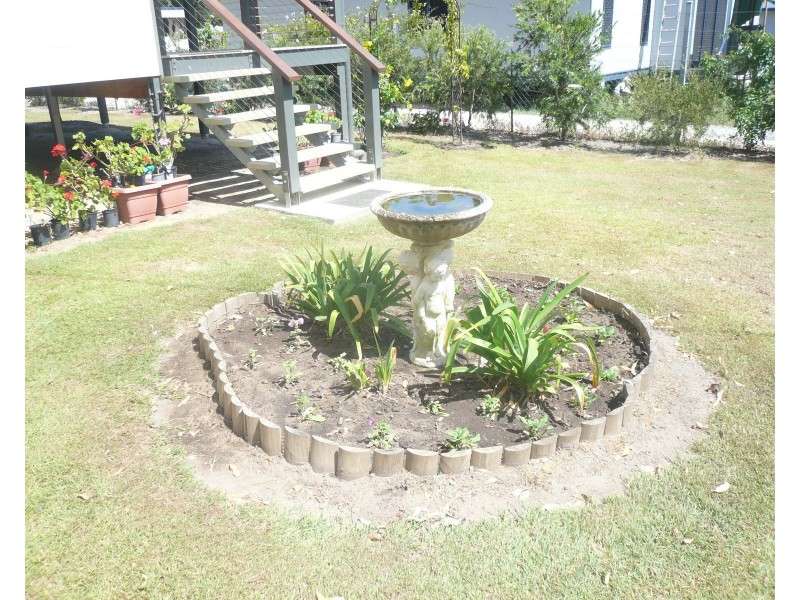 17 Natone Tce, Macleay Island QLD 4184