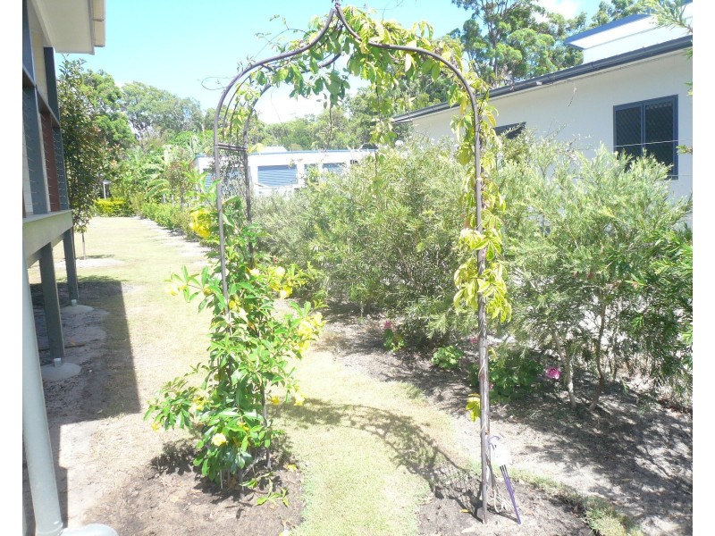 17 Natone Tce, Macleay Island QLD 4184
